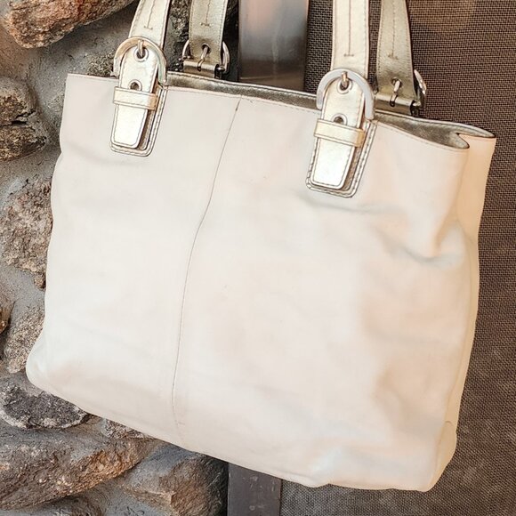 COACH J1175-F17216 Soho Cream/Gold Leather Shoulder Bag - Picture 9 of 16